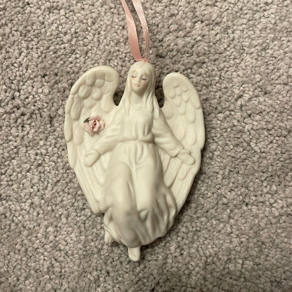Williamsburg Marian Porcelain Angel Ornament Vintage 1991